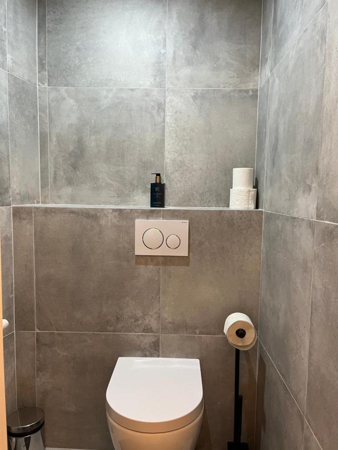 A&a Living - Best Location In !!! Appartement *